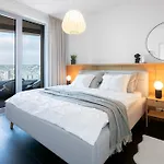 Apartment Ah Sky Park 2c-castle View 25th Floor-parking *