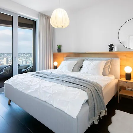 Apartment Ah Sky Park 2c-castle View 25th Floor-parking *