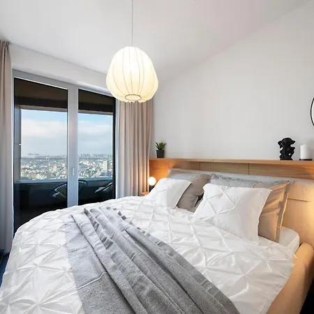 Apartment Castle View From 25th Floor - Skypark Retreat, Parking Bratislava