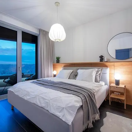 Ah Sky Park 2C-Castle View 25Th Floor-Parking * ברטיסלאבה