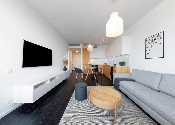 Ah Sky Park 2c-castle View 25th Floor-parking Μπρατισλάβα