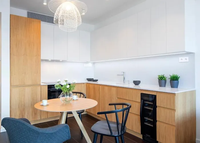 Ah Sky Park 2c-castle View 25th Floor-parking Διαμέρισμα *