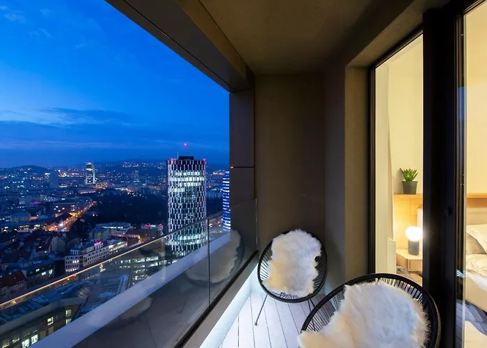 Ah Sky Park 2c-castle View 25th Floor-parking Διαμέρισμα Μπρατισλάβα