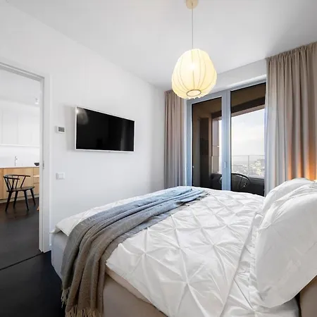 Ah Sky Park 2c-castle View 25th Floor-parking Bratislava