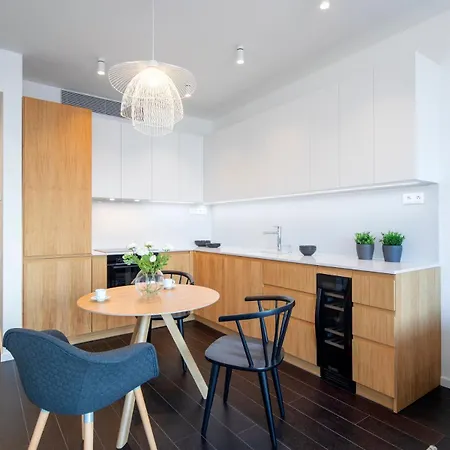 Ah Sky Park 2c-castle View 25th Floor-parking Lejlighed *